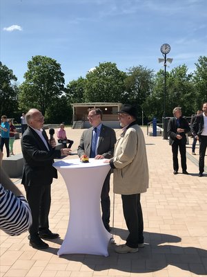 TLMB Joachim Leibiger neben Ministerpräsident Bodo Ramelow und Bürgermeister Ralf Haubold . Klick öffnet eine vergrößerte Ansicht.