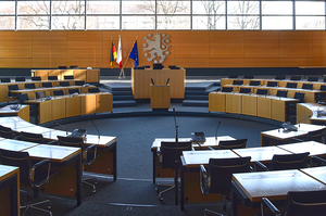 Plenarsaal des Thüringer Landtags. Klick öffnet eine vergrößerte Ansicht.