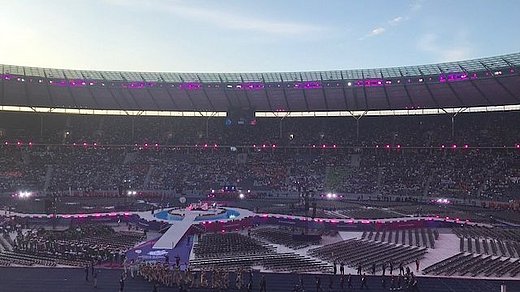 Eröffnung der World Games im beleuchteten Berliner Olympiastadion