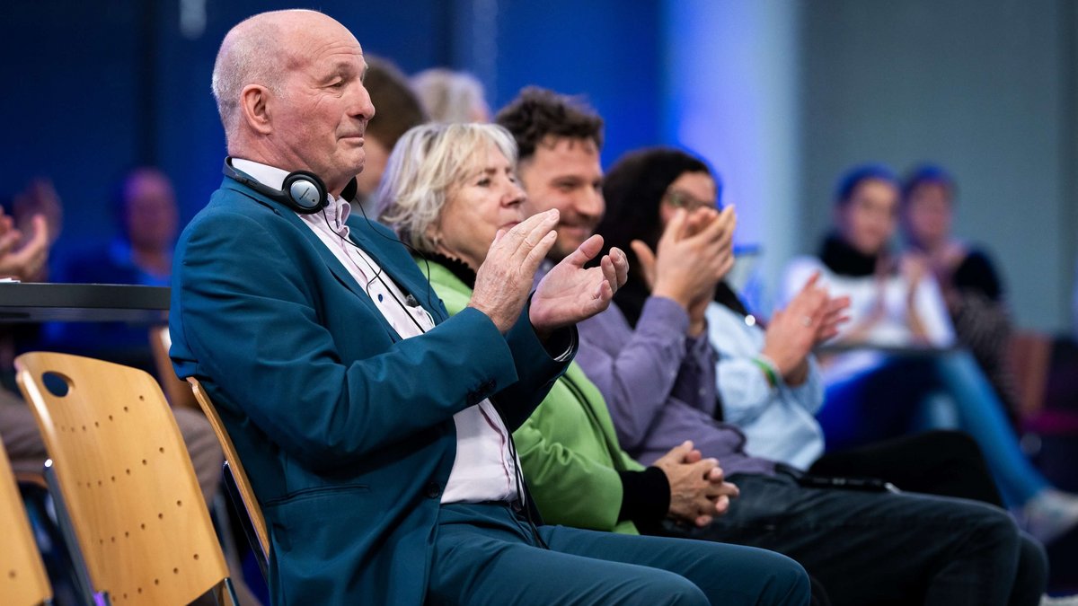 erste Reihe der geladenen Gäste, ganz vorn TLMB Joachim leibiger mit Frau Heidi