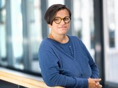 Sabine Feuer (Porträt: Mario Hochhaus). Klick öffnet eine vergößerte Ansicht.