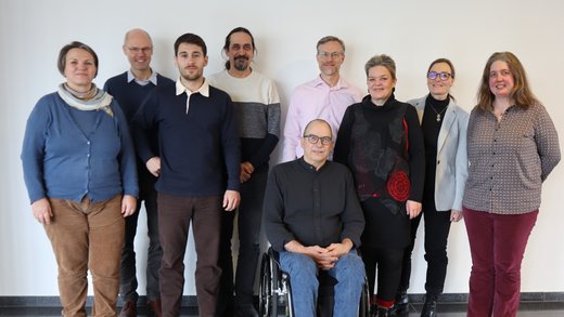 Gruppenbild mit Fachleuten, Vertretern und Vertreterinnen der Landesfachstellen sowie der Bundesfachstelle für Barrierefreiheit