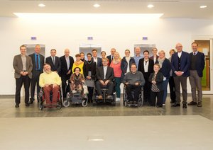 Gruppenbild der Beauftragten von Bund und Ländern in Dresden. Klick öffnet eine vergrößerte Ansicht.