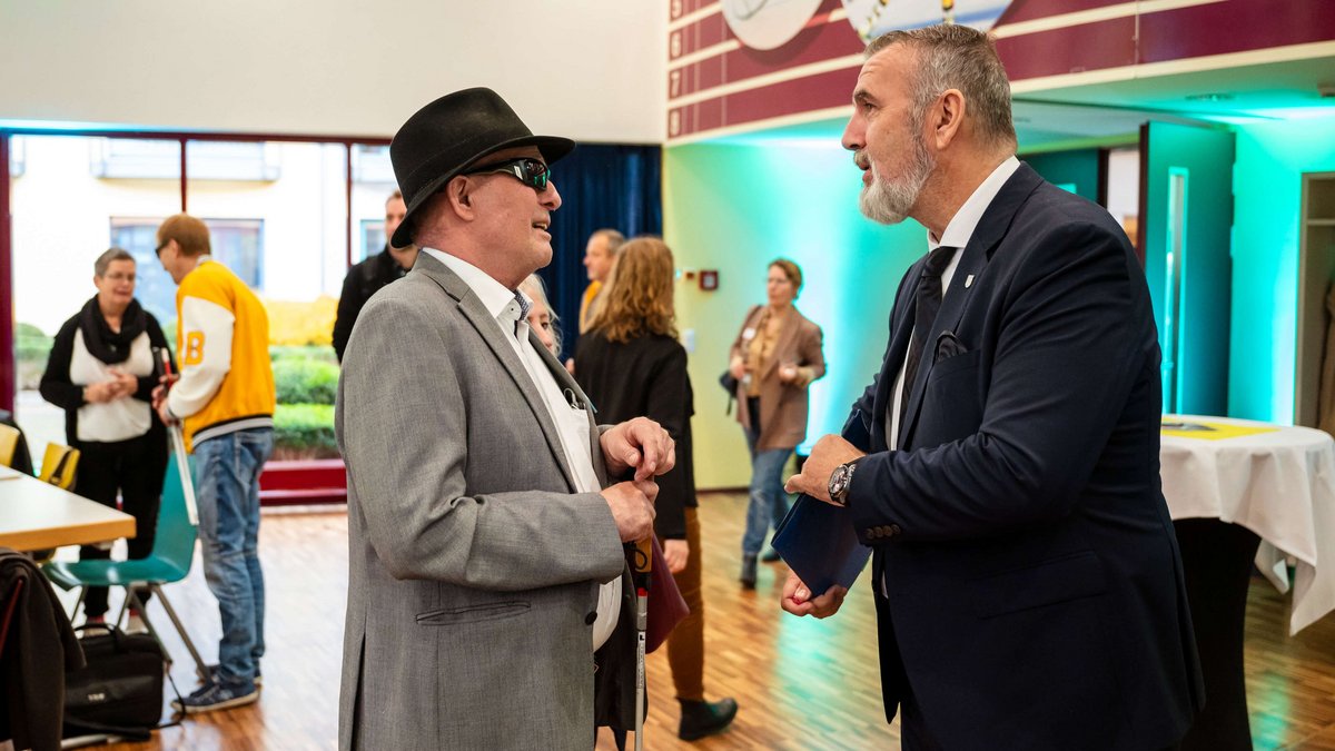 TLMB Joachim Leibiger im Gespräch mit Minister Schütz